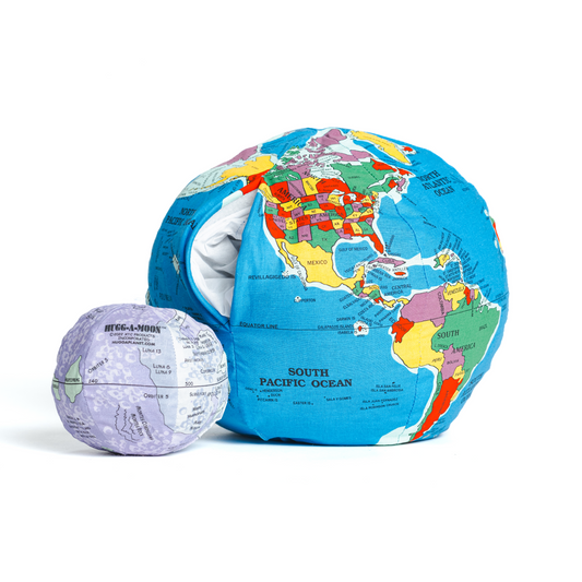 Pocket Earth with Moon HUGG-A-PLANET